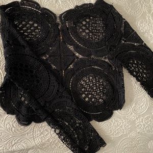 Lace long sleeve crop top